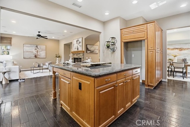 Detail Gallery Image 11 of 75 For 8651 Edelweiss, Corona,  CA 92883 - 4 Beds | 4/1 Baths