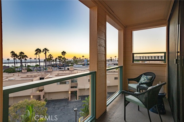 130 The Village, Redondo Beach, California 90277, 2 Bedrooms Bedrooms, ,2 BathroomsBathrooms,Residential,Sold,The Village,SB24177868