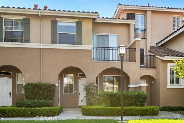 Detail Gallery Image 1 of 21 For 810 Larkridge, Irvine,  CA 92618 - 2 Beds | 2/1 Baths