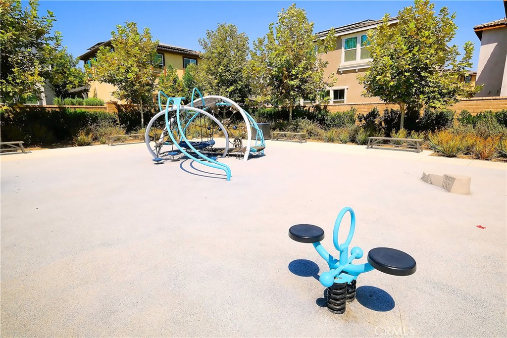 MLS #WS25176152 img 44