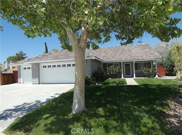Detail Gallery Image 4 of 38 For 15202 Copper Canyon Cir, Victorville,  CA 92394 - 4 Beds | 2 Baths