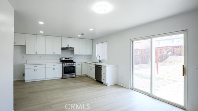 9476 Plum Court, Hesperia CA: https://media.crmls.org/medias/3fc73455-c25d-4408-9c9c-b9c2bd899cbb.jpg