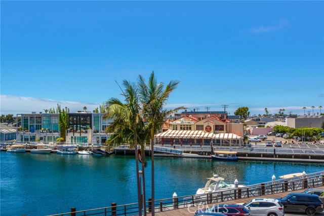 621 Lido Park Drive, Newport Beach CA: https://media.crmls.org/medias/3fc7348f-b8c0-46d6-a160-cde08a400416.jpg