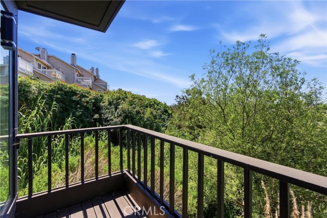 Detail Gallery Image 7 of 41 For 1095 Mesa Bluff, Costa Mesa,  CA 92627 - 2 Beds | 2/1 Baths