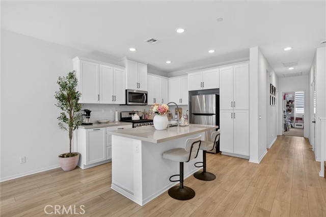 Detail Gallery Image 8 of 41 For 4091 S Wildflax Paseo, Ontario,  CA 91761 - 3 Beds | 3 Baths