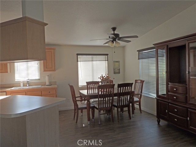 Detail Gallery Image 4 of 51 For 4 Oxford Way, Northridge,  CA 91324 - 2 Beds | 2 Baths