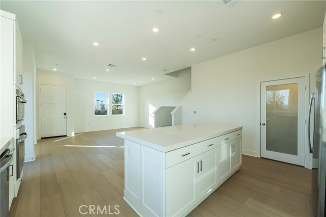 Detail Gallery Image 13 of 43 For 253 Westdale, Irvine,  CA 92618 - 4 Beds | 2/1 Baths