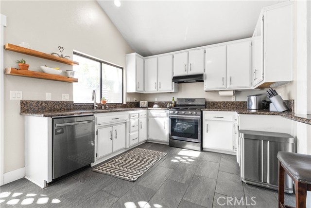 Detail Gallery Image 13 of 37 For 924 Moran Ct, Paso Robles,  CA 93446 - 3 Beds | 2 Baths