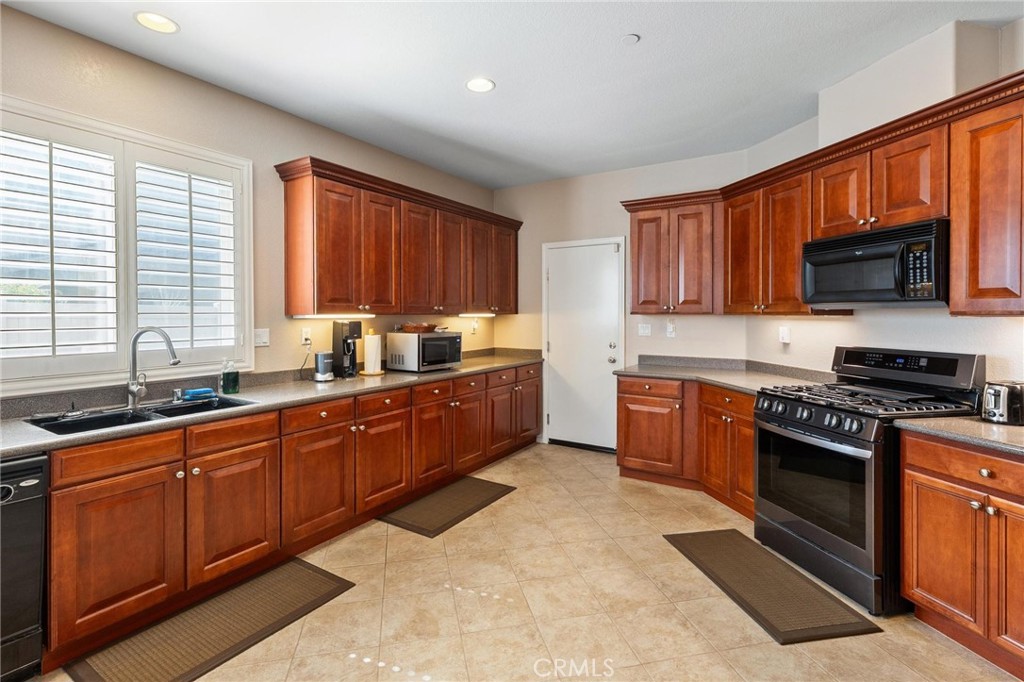 MLS #CV25239567 image #22