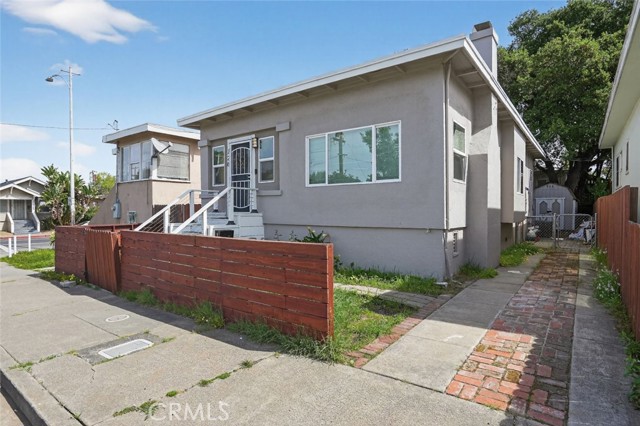 Detail Gallery Image 3 of 27 For 726 Monterey St, Vallejo,  CA 94590 - 2 Beds | 2 Baths