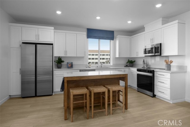 Detail Gallery Image 3 of 5 For 6651 via Vista, Pico Rivera,  CA 90660 - 2 Beds | 2/1 Baths