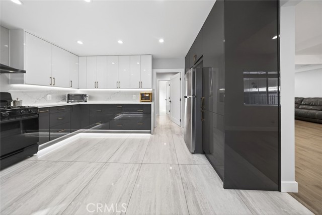 Detail Gallery Image 12 of 49 For 22247 De La Osa St, Woodland Hills,  CA 91364 - 4 Beds | 3 Baths