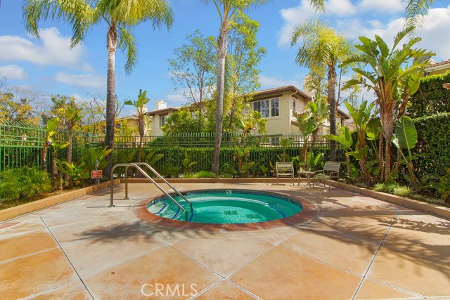 13 Arborside Way, Mission Viejo CA: https://media.crmls.org/medias/3fc9be92-a254-4eb6-a766-47823d04aa95.jpg