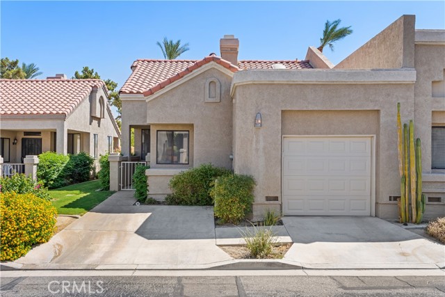 41915 Preston Trail, Palm Desert CA: https://media.crmls.org/medias/3fc9ceac-7d84-4869-8e37-697d51f6c895.jpg