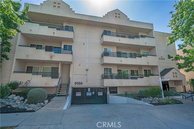 Detail Gallery Image 2 of 31 For 5050 Coldwater Canyon Ave #306,  Sherman Oaks,  CA 91423 - 2 Beds | 2 Baths