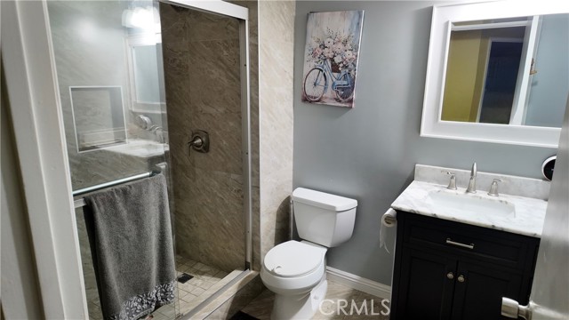 Detail Gallery Image 6 of 11 For 38616 Division, Palmdale,  CA 93550 - 3 Beds | 2 Baths