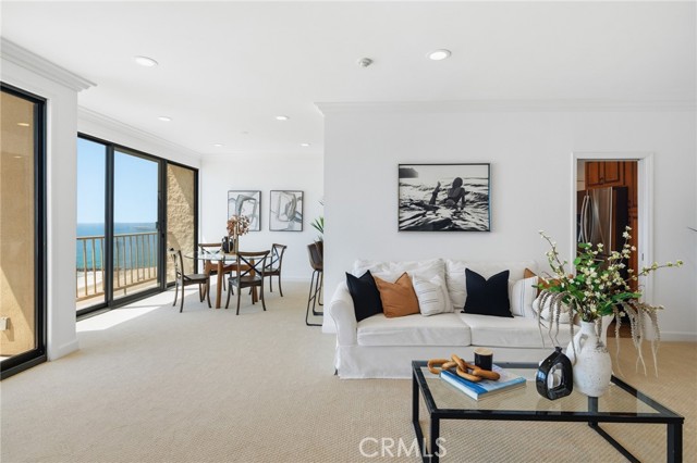 727 Esplanade, Redondo Beach, California 90277, 2 Bedrooms Bedrooms, 0 ,2 BathroomsBathrooms,Residential,For Sale,Esplanade,0,SB26097055