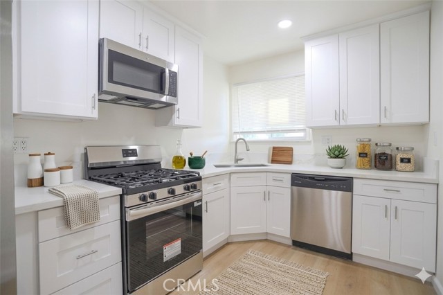 Detail Gallery Image 4 of 34 For 12346 Flint, Garden Grove,  CA 92843 - 4 Beds | 2 Baths