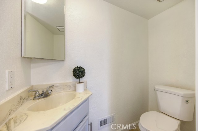 Detail Gallery Image 21 of 32 For 14 Fernwood Ct, Pittsburg,  CA 94565 - 4 Beds | 2/1 Baths
