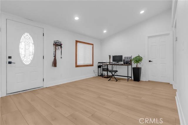 Detail Gallery Image 10 of 51 For 9888 Trinity, Oak Hills,  CA 92344 - 6 Beds | 2 Baths