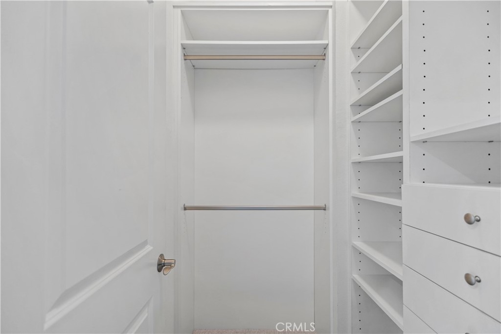 https://media.crmls.org/medias/3fccd82d-77c9-4483-a917-e93ab448f08c.jpg?preset=X-Large
