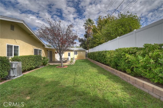 1315 Stillman, Redlands CA: https://media.crmls.org/medias/3fcd12f9-d630-4846-b5a4-980f611ca60a.jpg