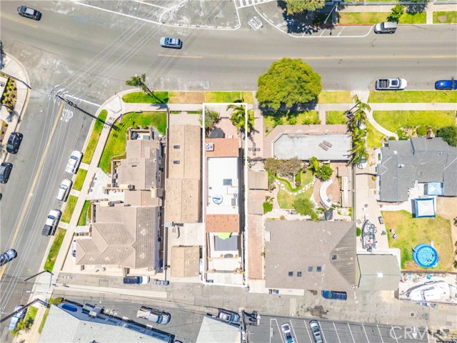 708 Main Street, Huntington Beach CA: https://media.crmls.org/medias/3fcd3d84-3f10-4657-82e5-057387693e46.jpg