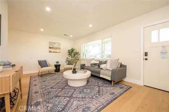 Detail Gallery Image 7 of 34 For 22951 Walnut St, Torrance,  CA 90501 - 3 Beds | 2 Baths