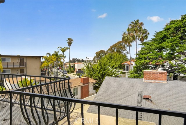 Detail Gallery Image 38 of 59 For 237 Avenida Montalvo #B,  San Clemente,  CA 92672 - 3 Beds | 3 Baths