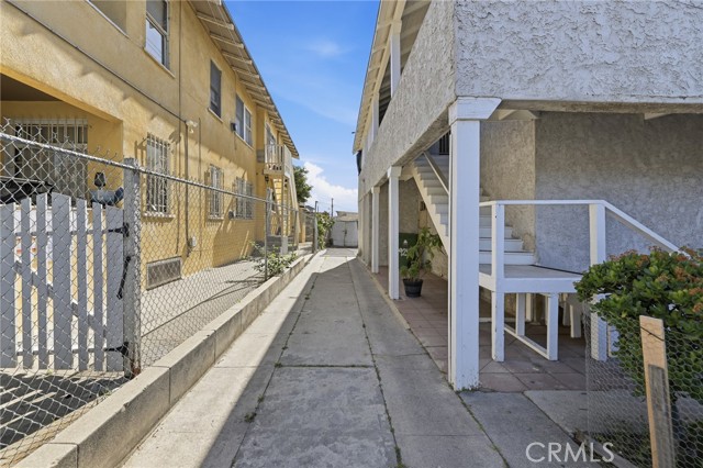 Detail Gallery Image 4 of 40 For 924 Euclid, Los Angeles,  CA 90023 - – Beds | – Baths