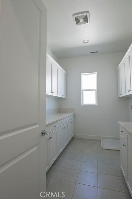 Detail Gallery Image 30 of 65 For 20552 Edgewood Ct, Chatsworth,  CA 91311 - 5 Beds | 5/1 Baths