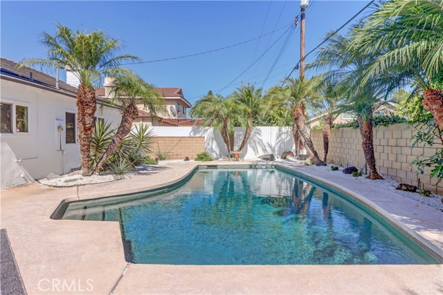 11428 Snowdrop Avenue, Fountain Valley CA: https://media.crmls.org/medias/3fd13da3-6c84-4598-bdac-ee64ffb0d95d.jpg