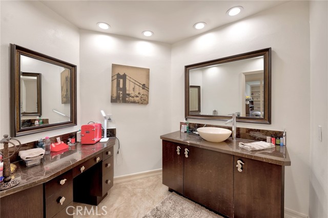 19654 Pine Valley Way, Porter Ranch CA: https://media.crmls.org/medias/3fd1ef63-5341-4f02-9cce-830d5cb4e854.jpg