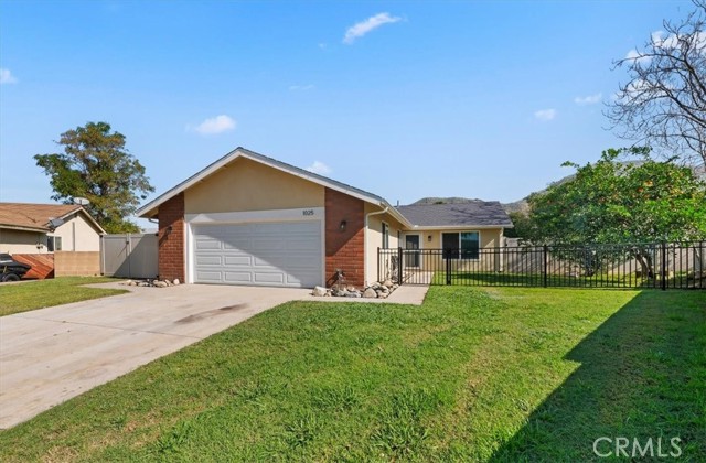 Detail Gallery Image 3 of 33 For 1025 Altura, Riverside,  CA 92507 - 3 Beds | 2 Baths