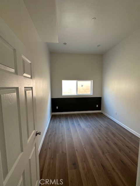 5507 S Manhattan Place, Los Angeles CA: https://media.crmls.org/medias/3fd26871-2a15-4209-af35-7f8c84da65c0.jpg