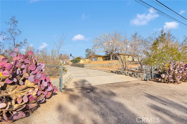 15539 Topango Rd., Victorville CA: https://media.crmls.org/medias/3fd29f74-a6da-43ba-be77-79bc057d34b6.jpg