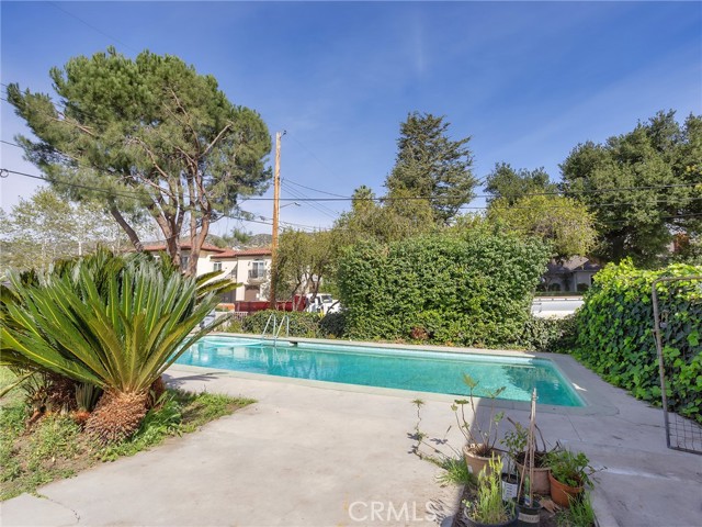 Detail Gallery Image 35 of 46 For 441 Dartmouth Rd, Burbank,  CA 91504 - 3 Beds | 2 Baths