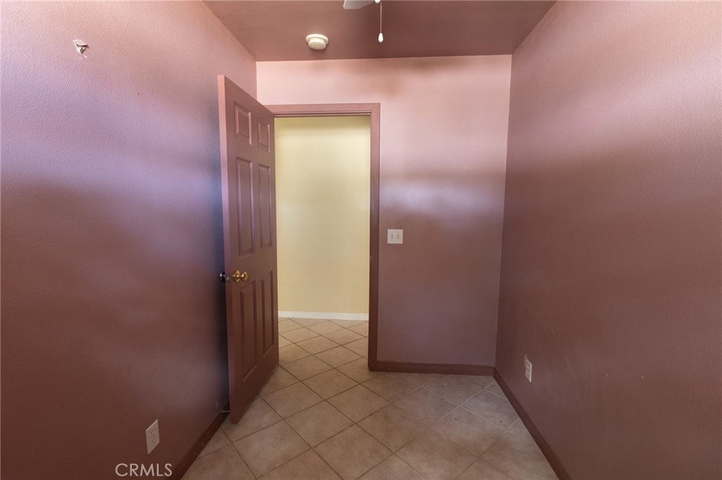 https://media.crmls.org/medias/3fd61354-b9c0-43f2-acc0-146f39c2ca49.jpg?preset=X-Large