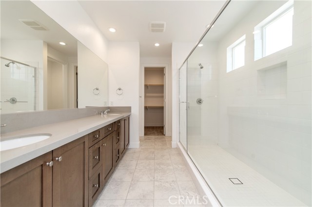 19256 Merryweather Drive, Canyon Country CA: https://media.crmls.org/medias/3fd6352e-a5be-4d7a-9194-18d98aaec3df.jpg