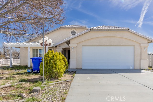 Image 3 for 14215 Pawnee Rd, Apple Valley, CA 92307