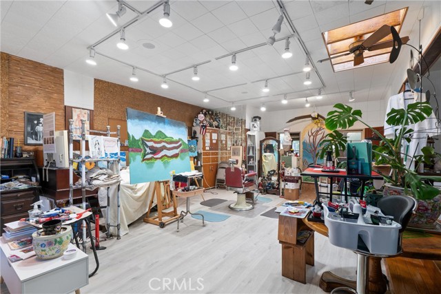 11170 Burbank Boulevard, North Hollywood CA: https://media.crmls.org/medias/3fd7fa55-5d4c-4834-bed6-7c8935745024.jpg
