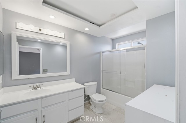 Detail Gallery Image 13 of 20 For 5642 Lighthouse, Palmdale,  CA 93552 - 3 Beds | 3 Baths