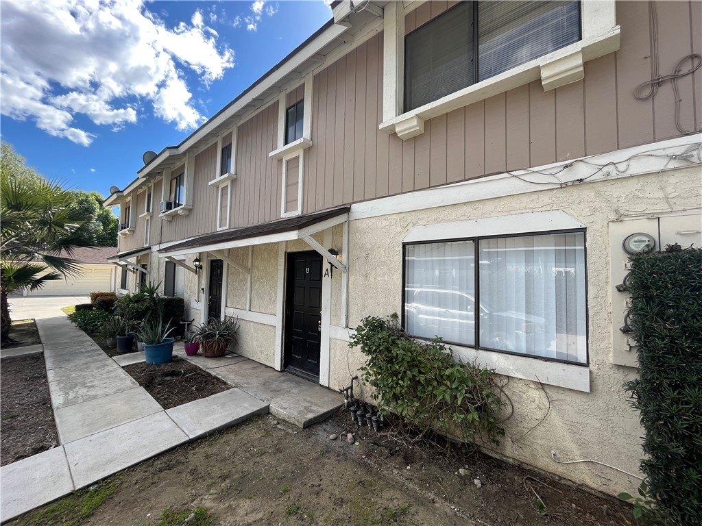 Detail Gallery Image 1 of 1 For 890 S Hamilton Bld, Pomona,  CA 91766 - 2 Beds | 1/1 Baths