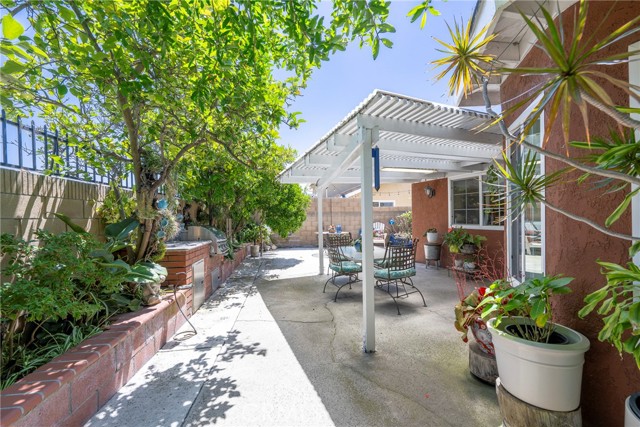 9909 Merced River Avenue, Fountain Valley CA: https://media.crmls.org/medias/3fdb8141-76b3-4cbd-bd8e-0665d402bae1.jpg