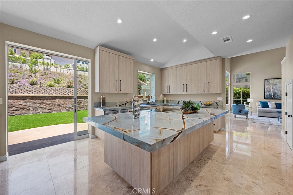 MLS #OC25179992 img 18