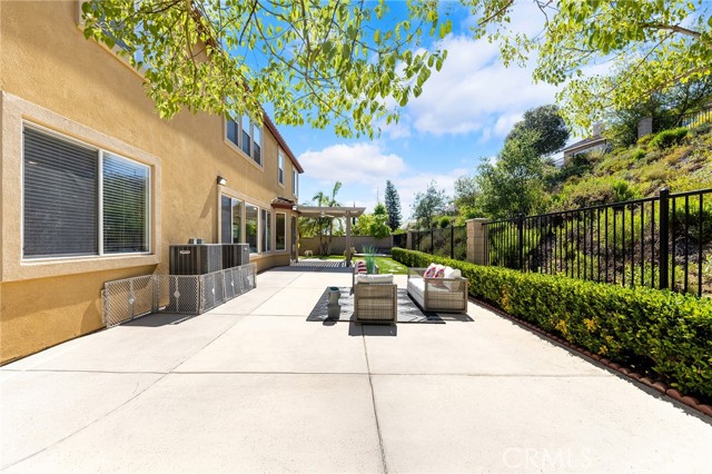 23665 Ridgecrest Court, Diamond Bar CA: https://media.crmls.org/medias/3fdccb09-121b-410e-863b-cc35c880a998.jpg