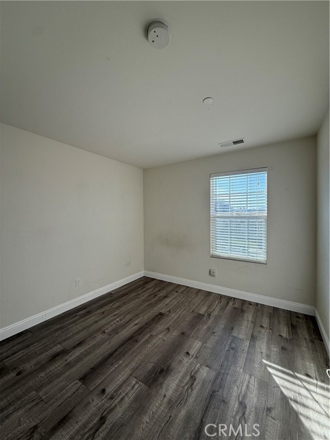 Detail Gallery Image 9 of 16 For 3447 White Sand Ct, Perris,  CA 92570 - 4 Beds | 2/1 Baths