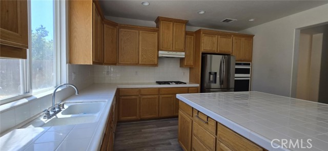 Detail Gallery Image 11 of 22 For 1216 Avignon Dr, Merced,  CA 95348 - 4 Beds | 3 Baths