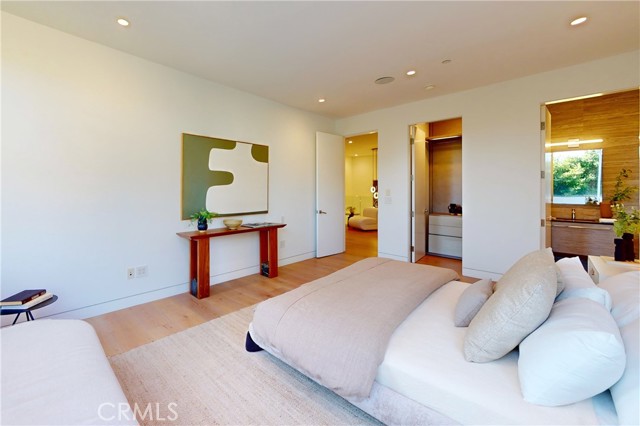 Detail Gallery Image 38 of 56 For 1845 Coldwater Canyon Dr, Beverly Hills,  CA 90210 - 4 Beds | 3 Baths