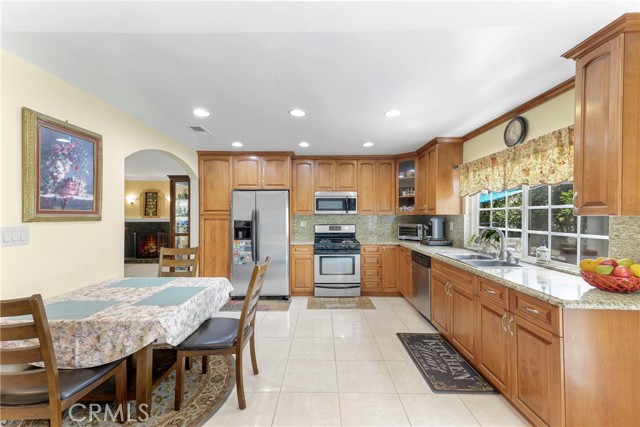 Detail Gallery Image 10 of 33 For 11728 Doral Ave, Porter Ranch,  CA 91326 - 4 Beds | 2 Baths